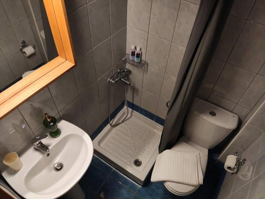Elegant Central Studio With Balcony & 1 Gbps Fiber Salonicco Esterno foto